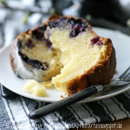 Rezeptbild: Blaubeer-Zitronen-Gugelhupf