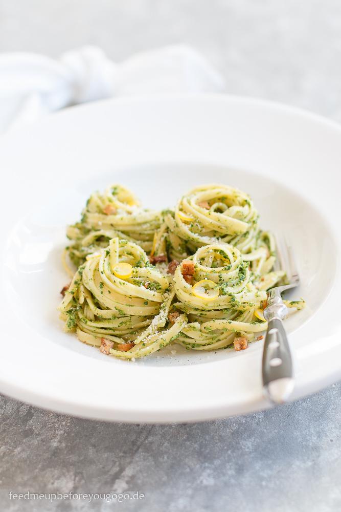 Rezeptbild: Grüne-Soße-Pasta mit Räuchertofu
