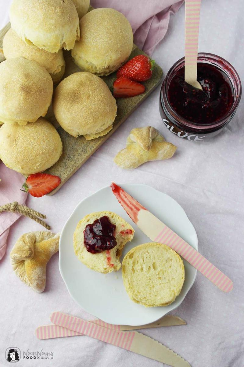 Rezeptbild: Vegane Buttermilch-Brötchen