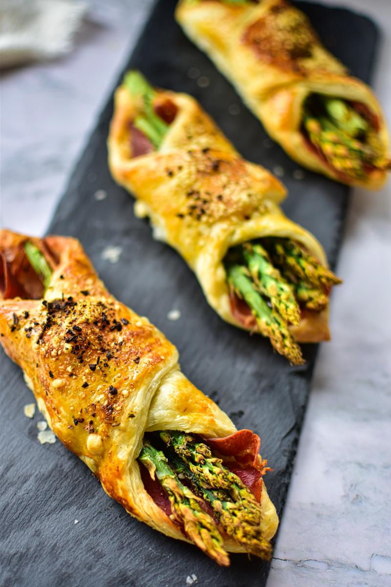 Rezeptbild: Spargel-Blätterteig-Taschen aus dem Airfryer