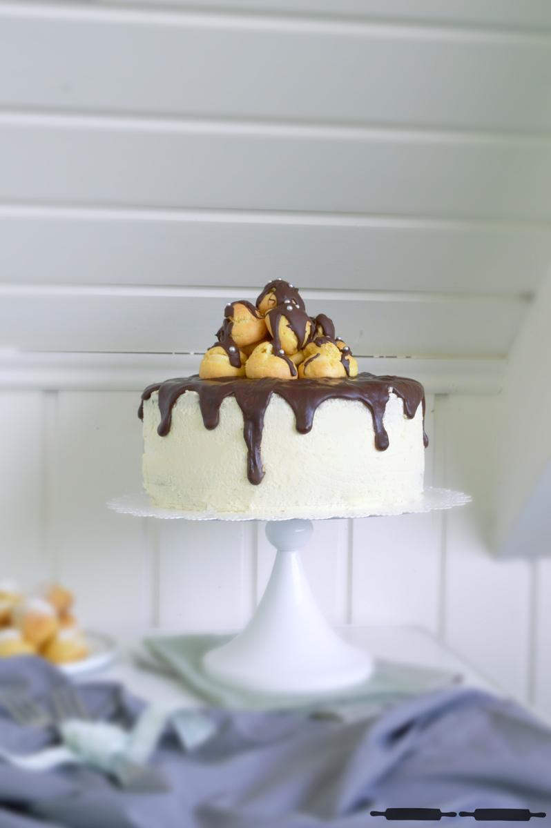 Rezeptbild: Torte mit Profiteroles 