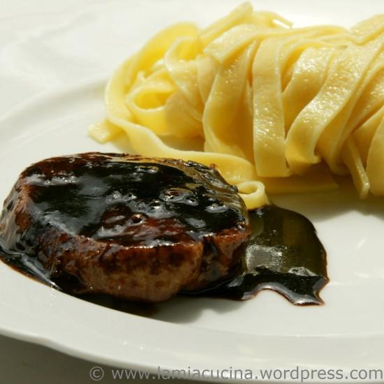 Kalbsschnitzel an Aceto Balsamico von lamiacucina • Delicat.io