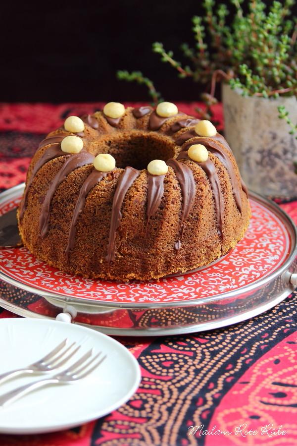 Rezeptbild: Schokoladiger Bananen-Bundkuchen mit Macadamianüsse