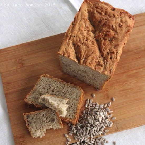Rezeptbild: Sonnenblumenkastenbrot fürs Montagsfrühstück...