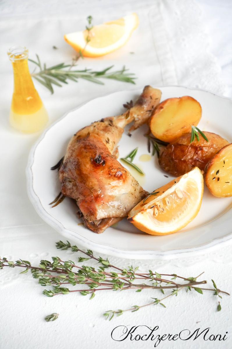 Rezeptbild: Zitronen Hähnchenkeulen mit Kräutern