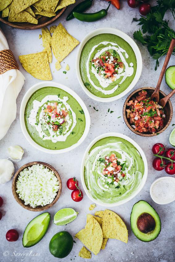 Rezeptbild: Kalte Avocadosuppe mit Pico de Gallo