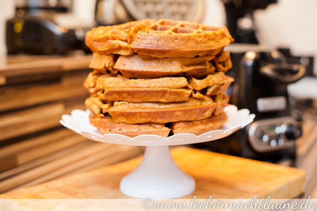 Rezeptbild: Karotten-Waffeln mit Sauerteig