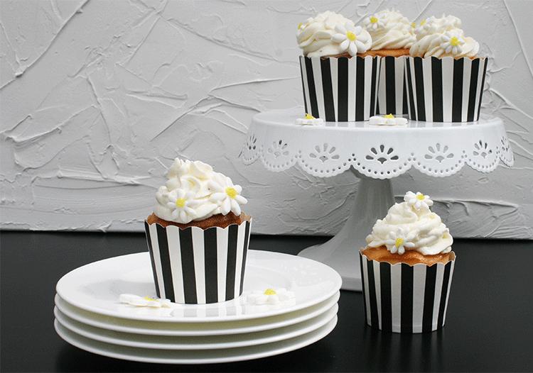 Rezeptbild: Feine Buttermilch Lemon Curd Cupcakes