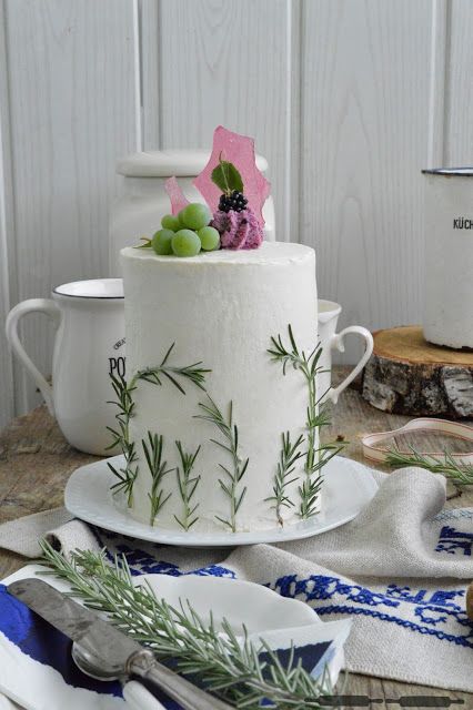 Rezeptbild: Rotwein Torte mit Birnen