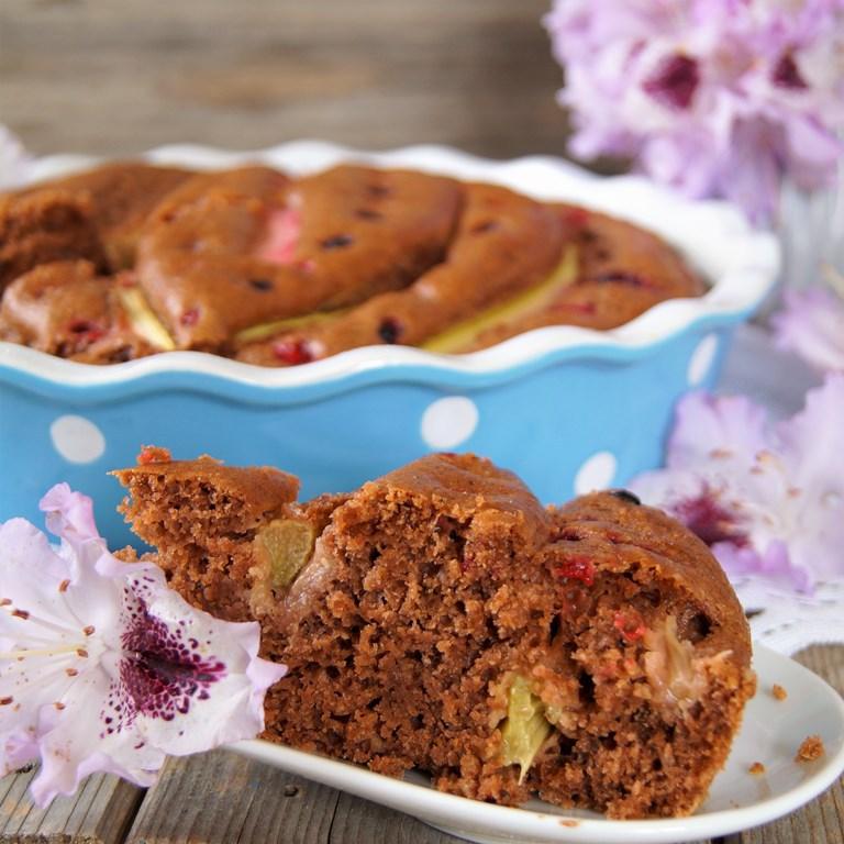 Rezeptbild: Beeren Schokolade Rhabarberkuchen 