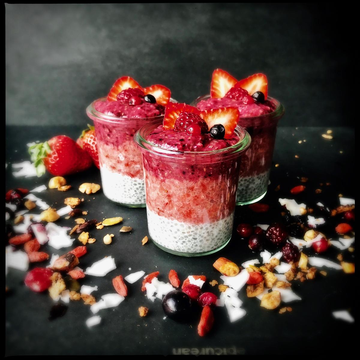 Rezeptbild: Chia Pudding mit Beeren