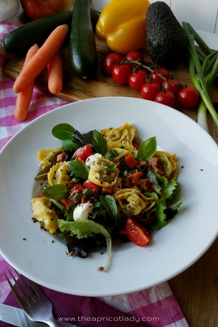 Rezeptbild: italienischer Salat mit Tortellini