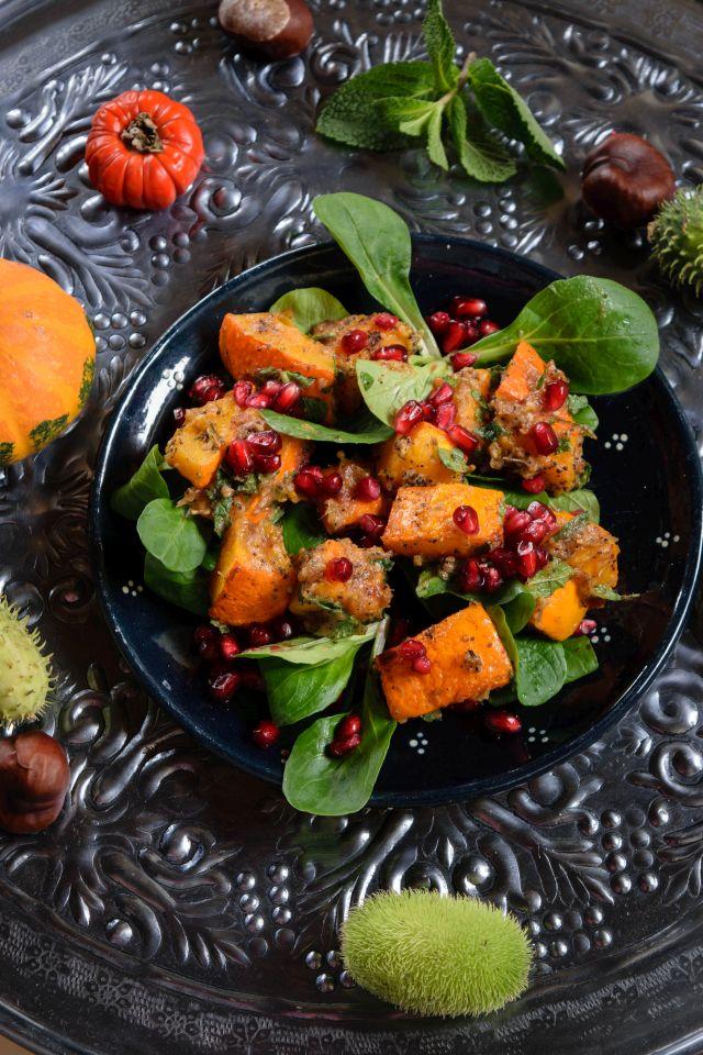 Rezeptbild: Orientalischer Ofenkürbis auf Feldsalat