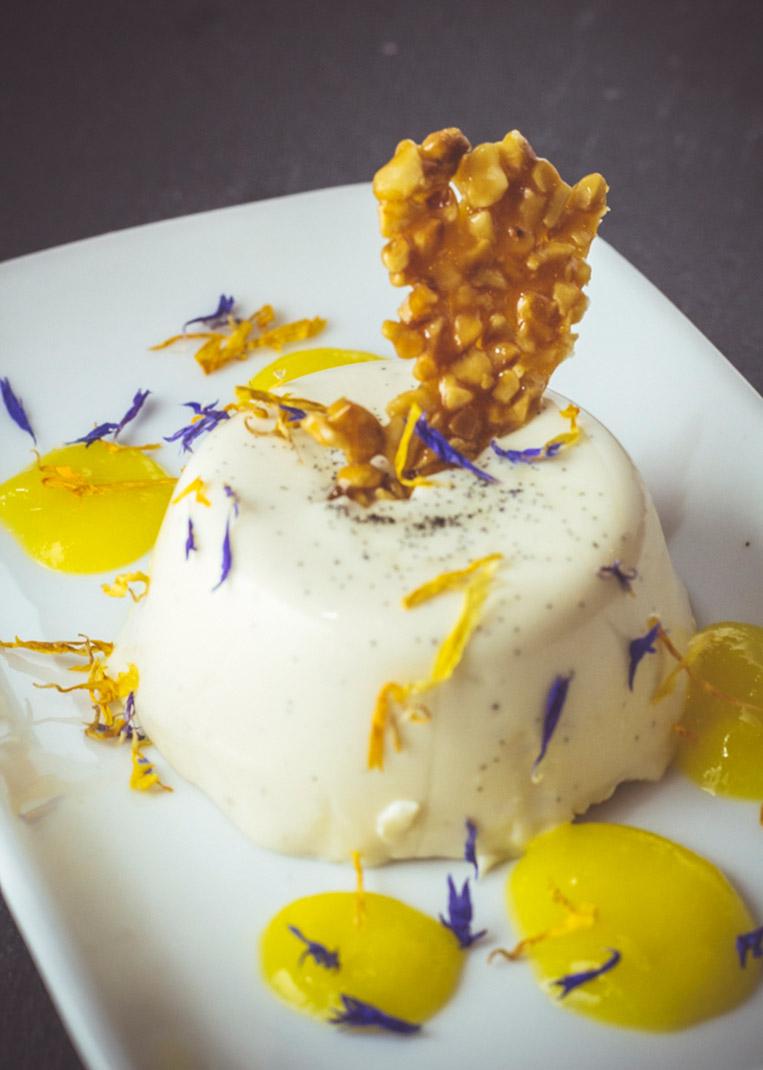 Rezeptbild: Pana Cotta mit Tonka Bohnen