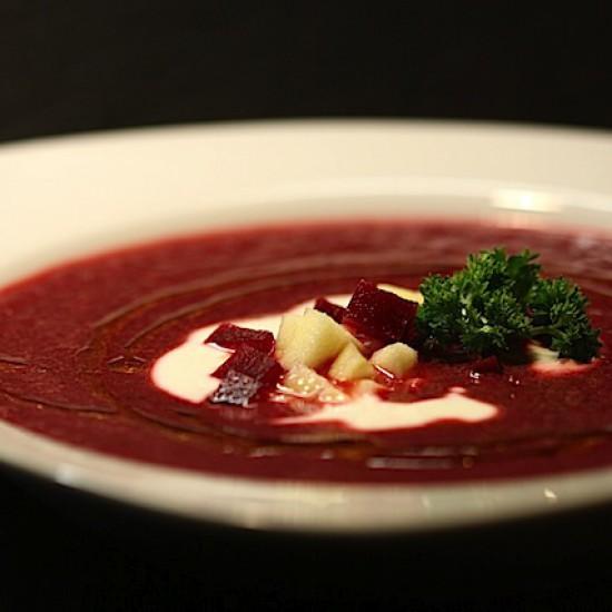 Rezeptbild: Rote Bete-Suppe mit Apfel und Ingwer