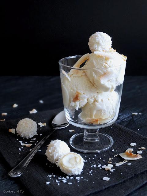 Rezeptbild: Weißes Schoko-Kokos Eis mit Raffaello