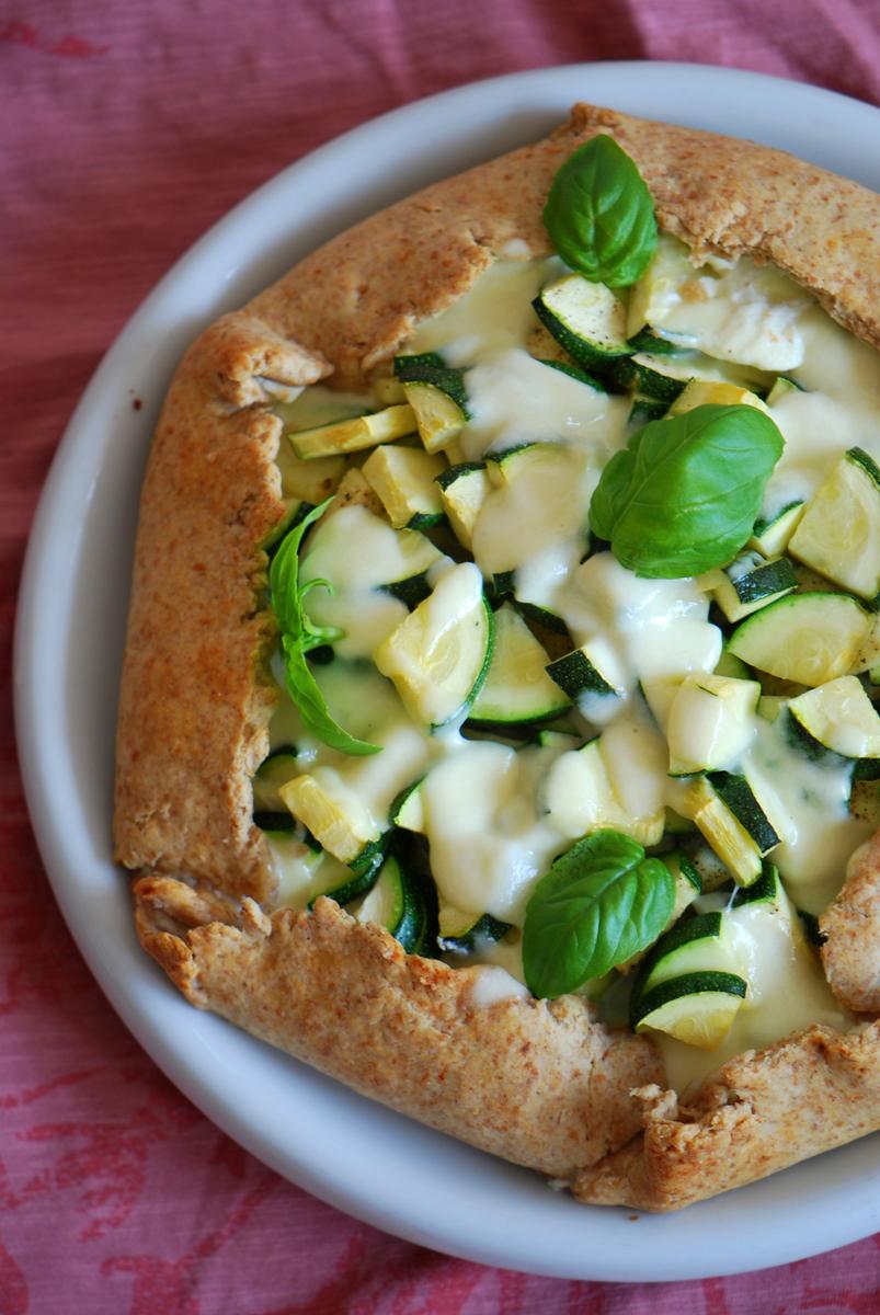 Rezeptbild: Zucchini-Galette mit Ricotta & Basilikum