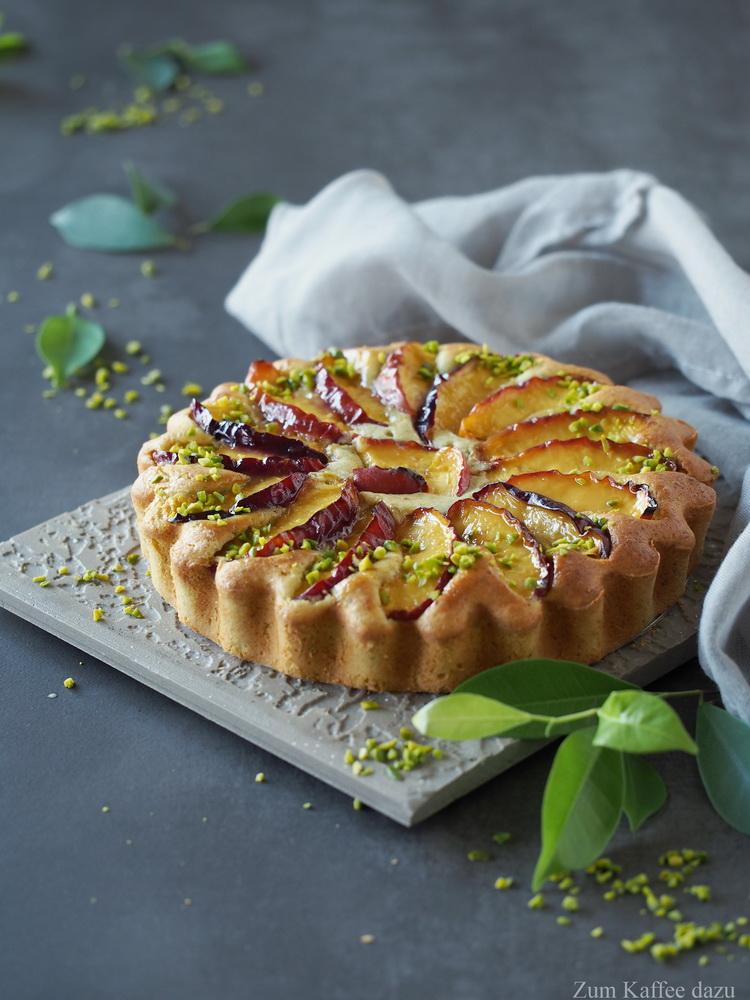 Rezeptbild: Pistazienkuchen mit Nektarine