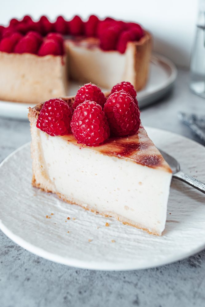 Rezeptbild: Veganer Käsekuchen mit Mürbeteigboden