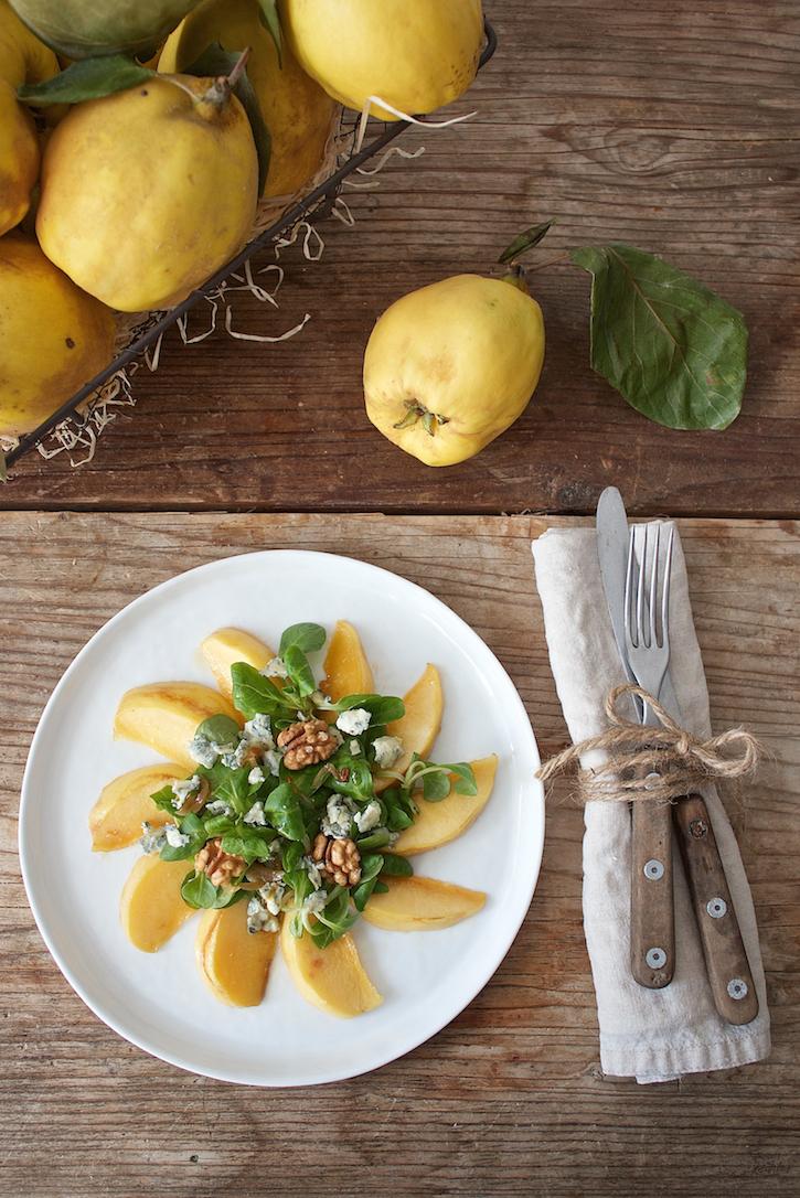 Rezeptbild: Vogerlsalat mit karamellisierten Quitten