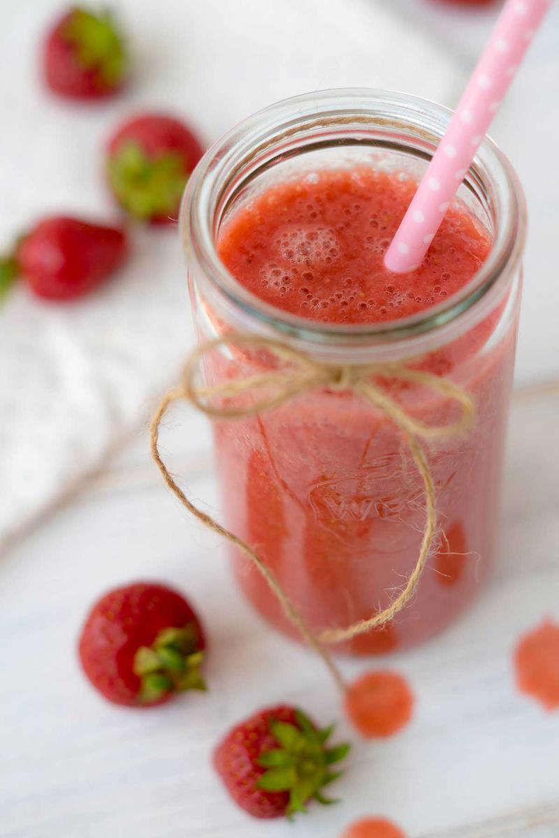 Rezeptbild: Erbeer-Smoothie ohne Zuckerzusatz