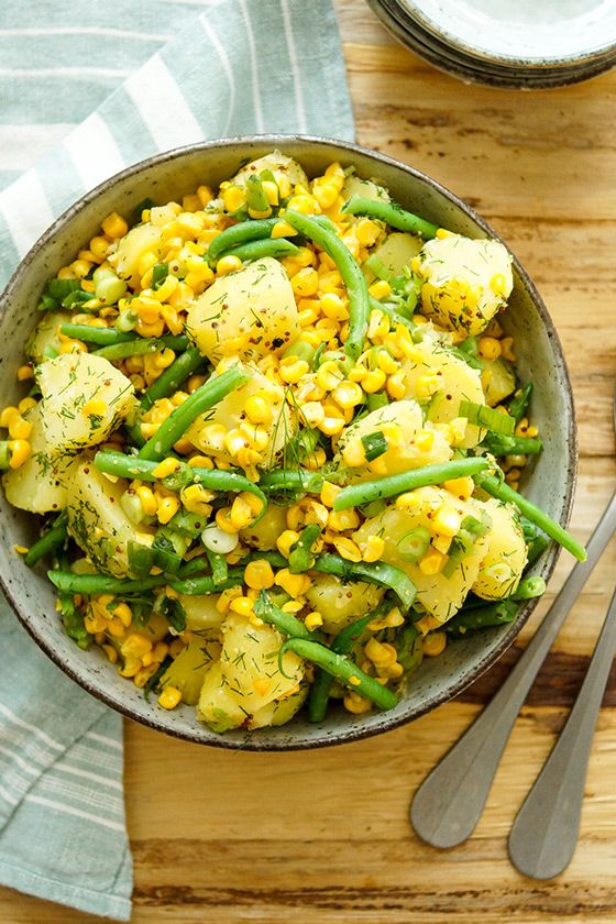 Rezeptbild: Kartoffelsalat mit geröstetem Mais und grünen Bohnen