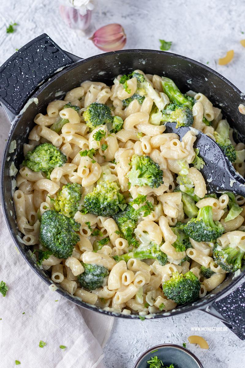 Rezeptbild: Brokkoli Nudeln in Parmesansoße - One Pot Gericht