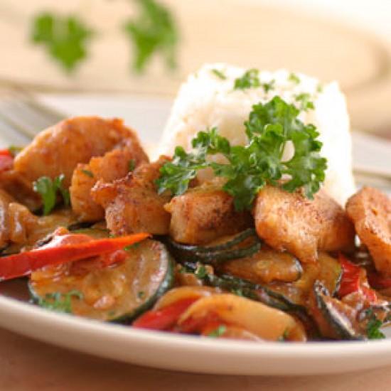 Rezeptbild: Huhn auf Erdnuss-Ratatouille
