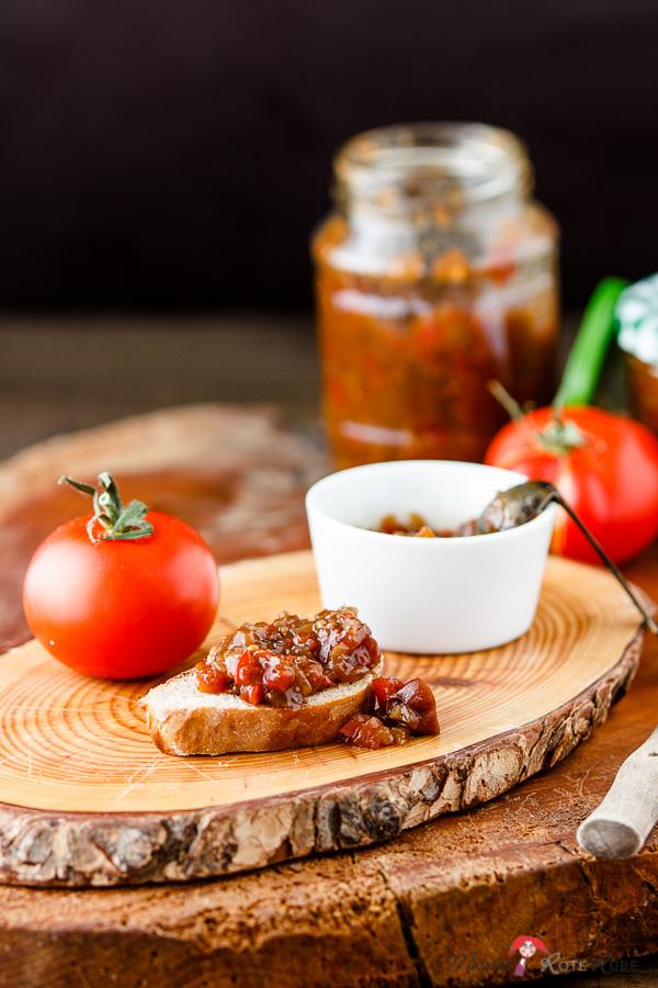 Rezeptbild: Tomaten-Paprika-Chutney mit roten Pfefferbeeren