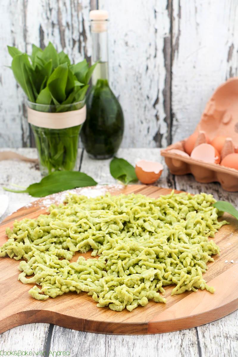 Rezeptbild: Selbstgemachte Bärlauch-Spätzle mit Käsesoße