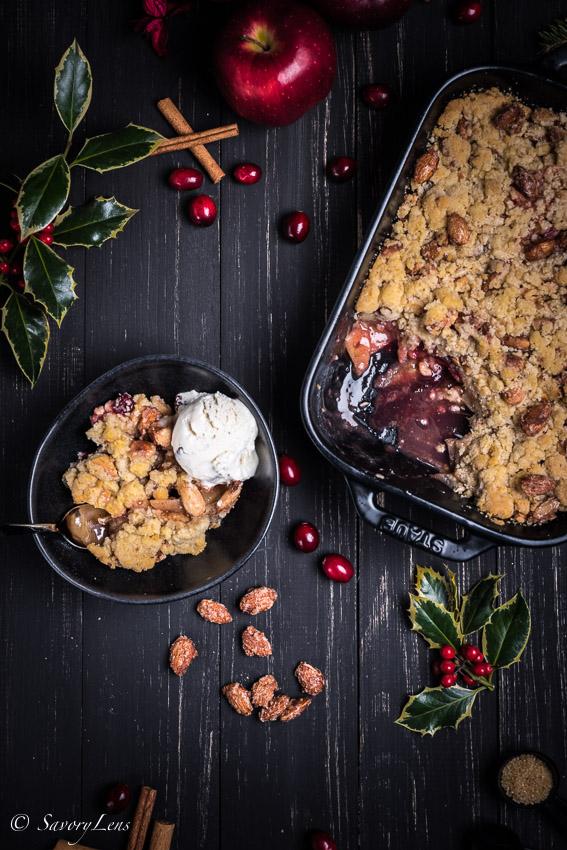 Rezeptbild: Christmas Crumble mit Gebrannte-Mandeln-Eis