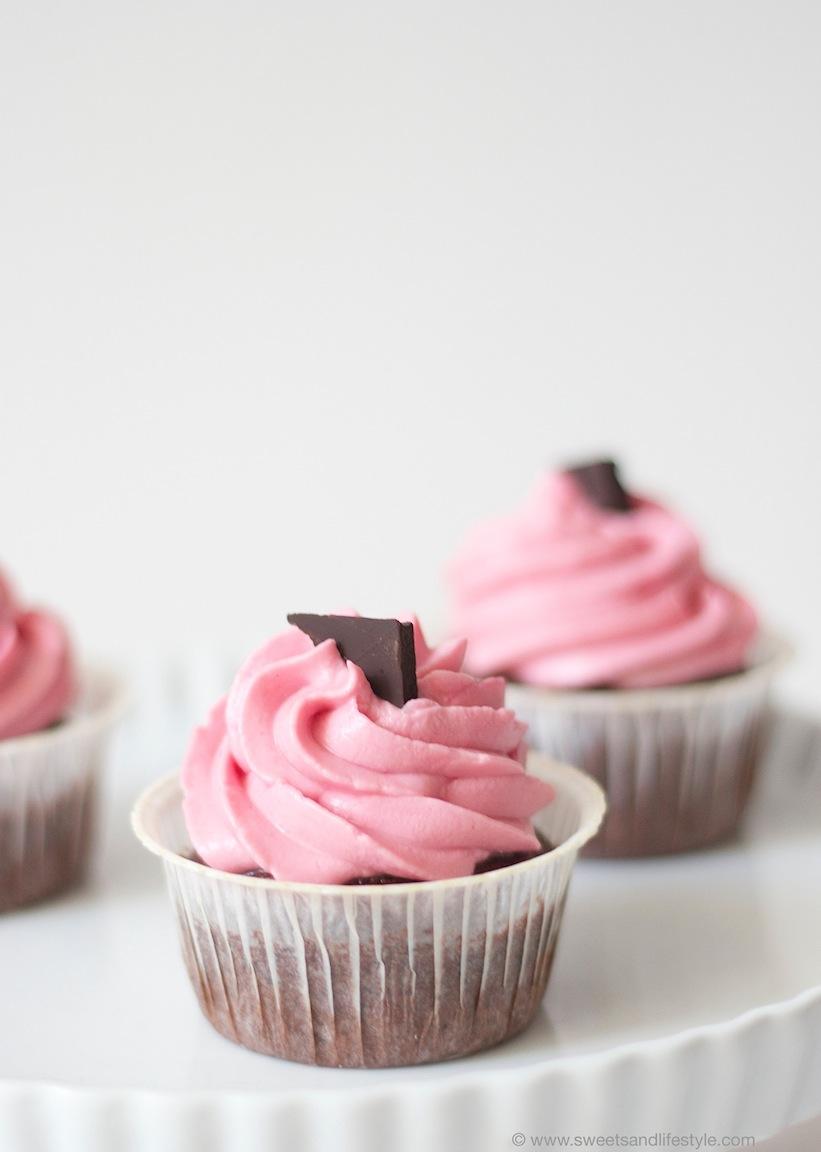 Rezeptbild: Schoko Cranberry Cupcakes