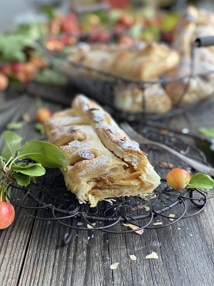 Rezeptbild: Kleine herbstliche Apfelstrudel