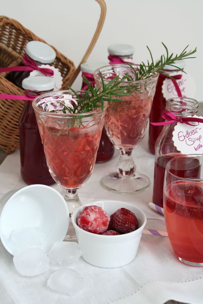Rezeptbild: Sommer auf der Zunge - mit Erdbeere-Sirup