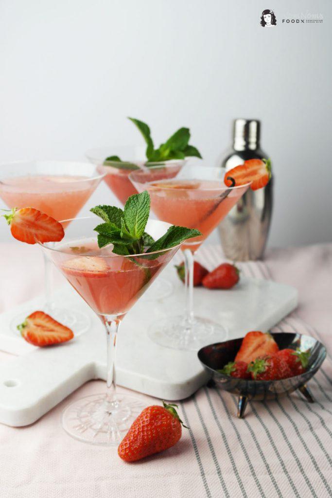 Rezeptbild: Cocktail-Klassiker: Erdbeer-Cosmopolitan mit Vanille oder Minze