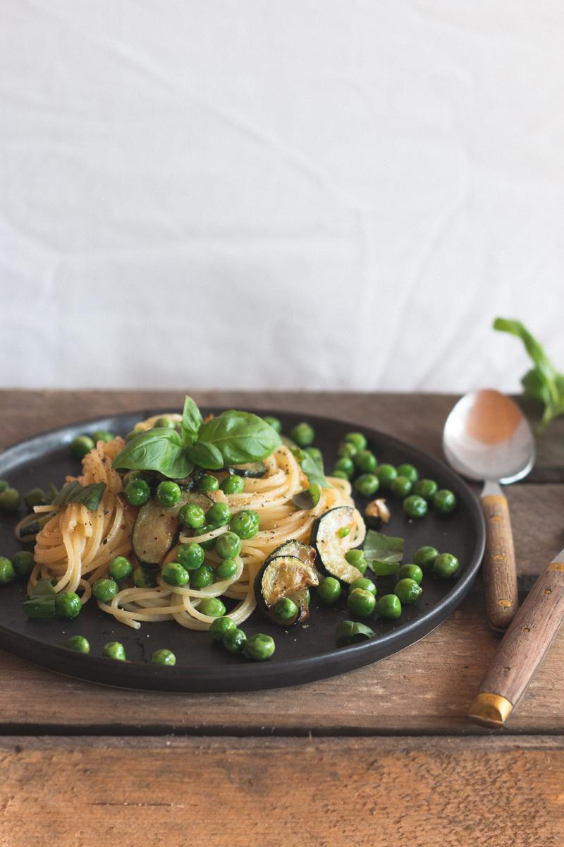 Rezeptbild: Gebutterte Erbsenpasta mit Zitrone & Basilikum