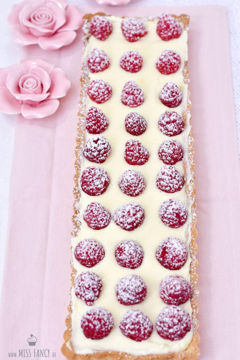 Rezeptbild: Zarte Himbeertarte mit Mürbeteigboden