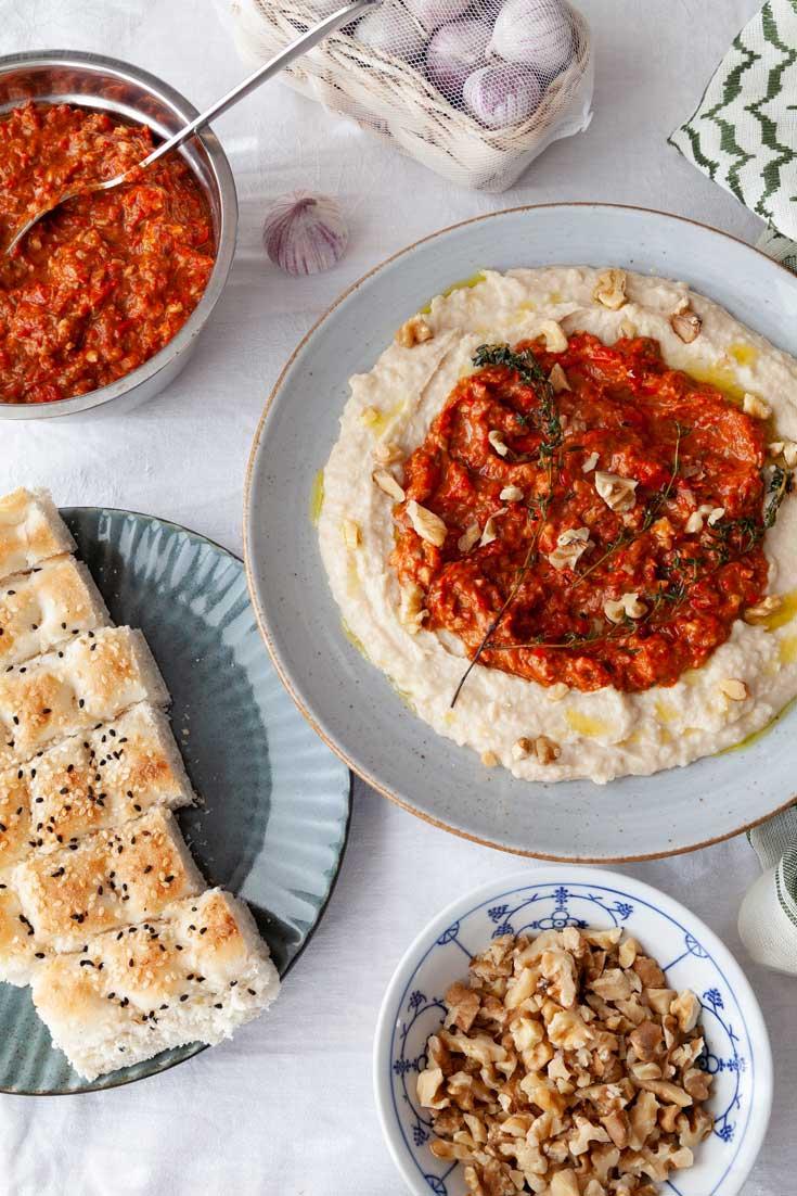 Rezeptbild: Unwiderstehlich köstliches Muhammara-Rezept mit Weiße-Bohnen-Püree