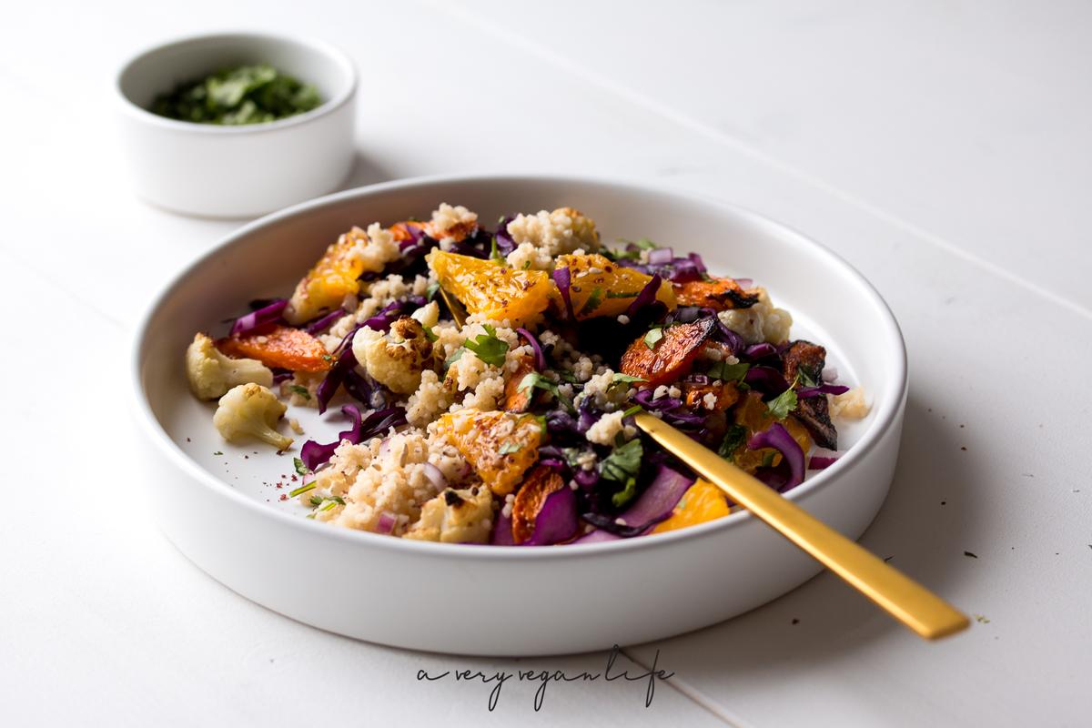 Rezeptbild: Couscous-Salat mit Tahin-Dressing & Sumac