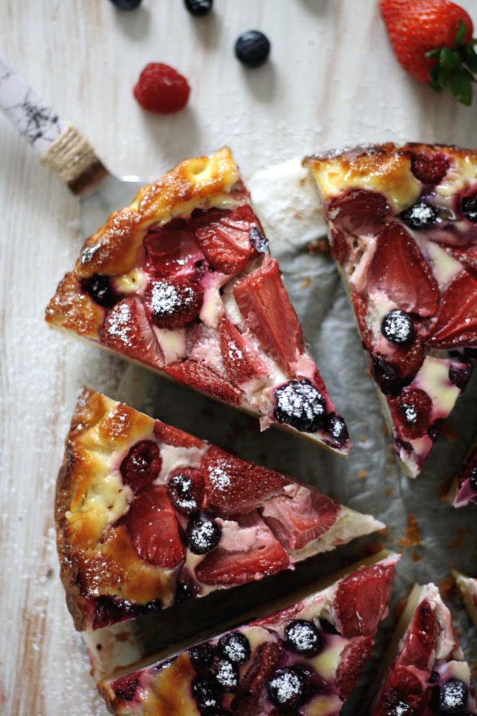 Rezeptbild: Beeren-Mascarpone-Kuchen