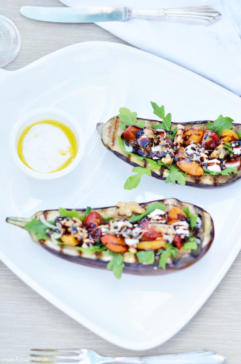 Rezeptbild: Gegrillte & gefüllte Aubergine