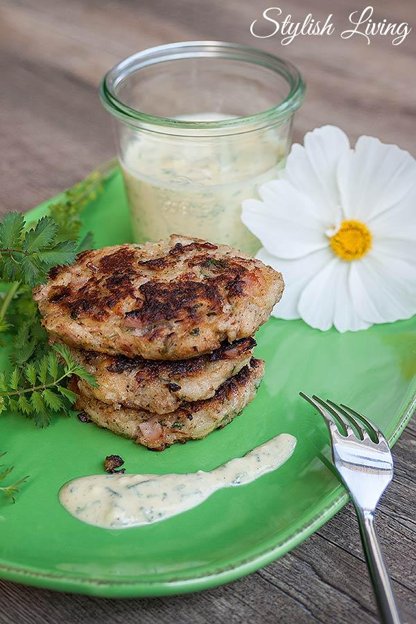 Rezeptbild: Kohlrabipflanzerl mit Honig-Senf-Dip