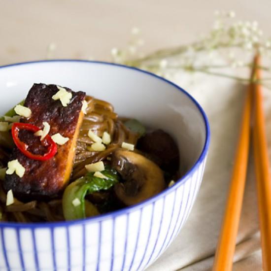 Rezeptbild: Tofu Stir Fry mit Baby Pack Choy und Sobanudeln