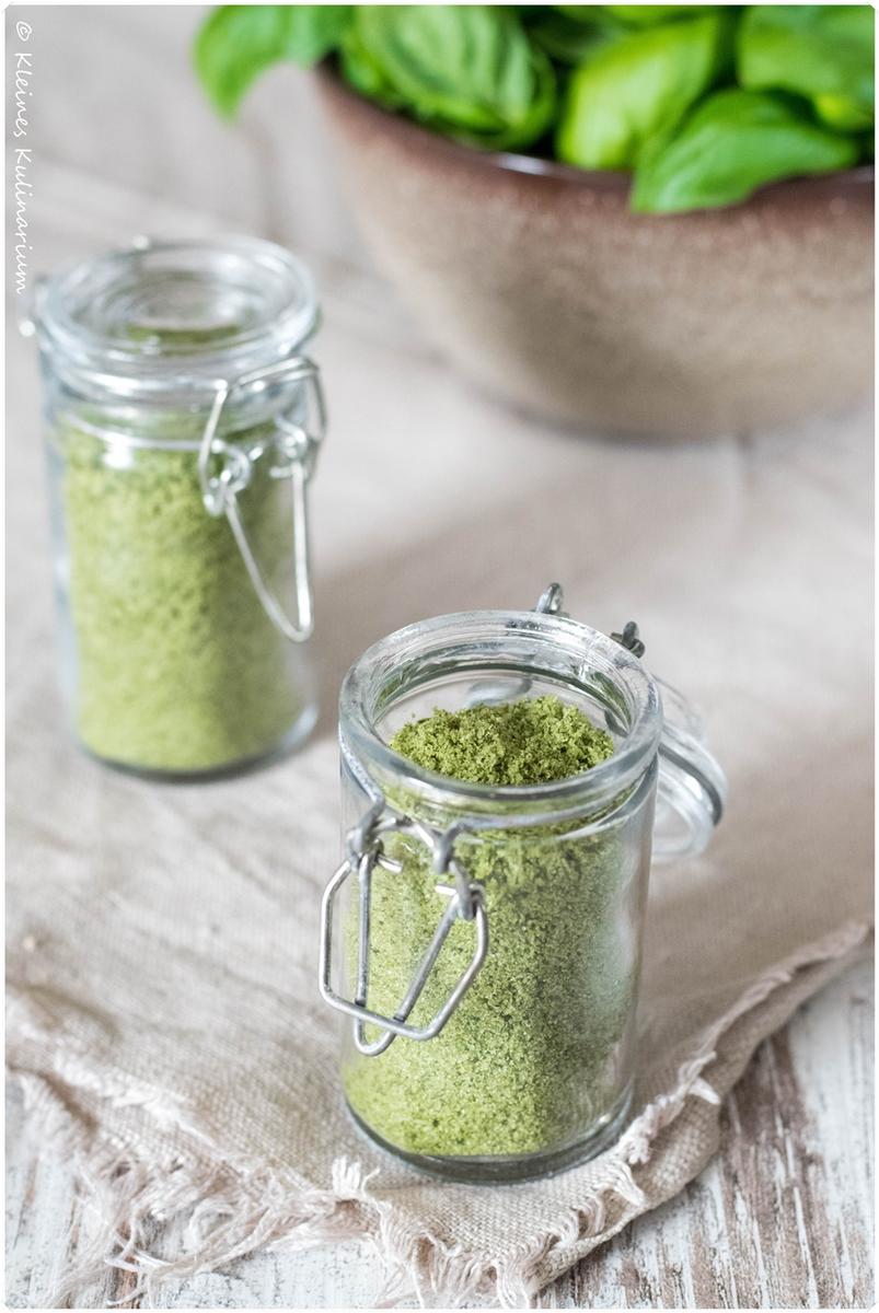 Rezeptbild: Basilikumsalz