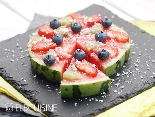 Rezeptbild: Sommertorte – ein einfaches Vergnügen zum Frühstück, als schnelles Dessert oder für’s Büffet!