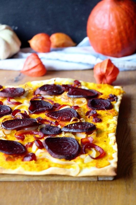 Rezeptbild: Kürbis - Rote Beete Flammkuchen