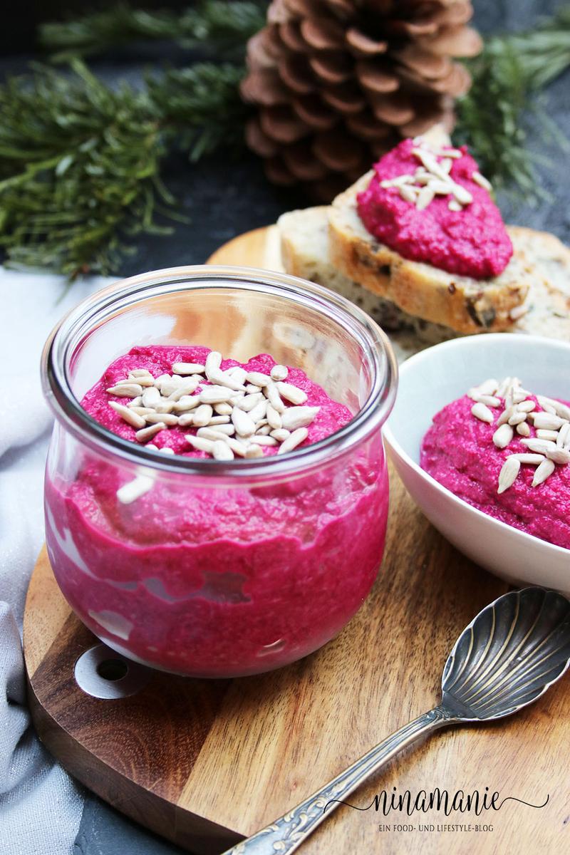 Rezeptbild: Rote-Beete-Aufstrich mit Ziegenfrischkäse und Meerrettich