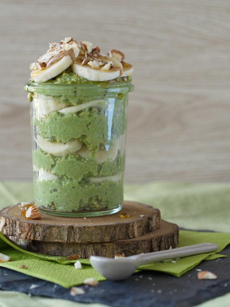 Rezeptbild: Mandel-Gerstengras-Amaranth-Creme mit Banane