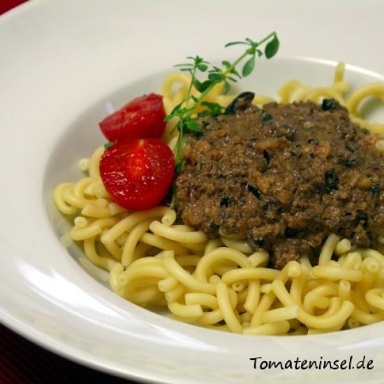 Rezeptbild: Pasta mit Walnuss-Oliven-Soße