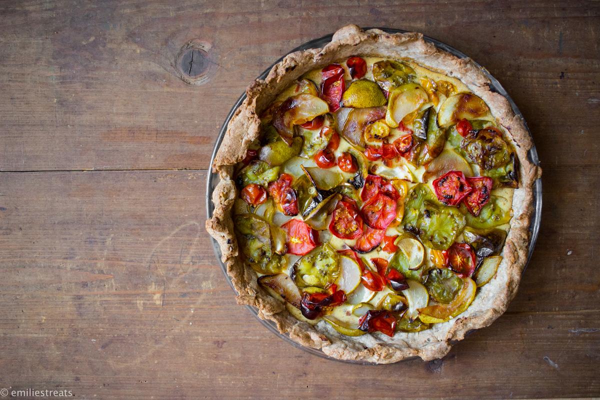 Rezeptbild: Unvergessliche Tomatentarte mit Mandeln und Birnen